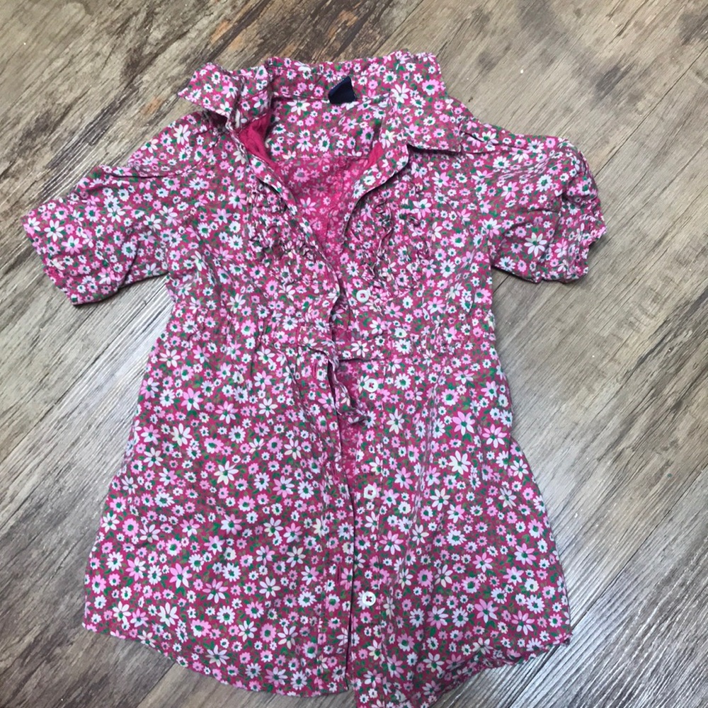 Adorable toddler button up dress. 6-12 months.